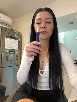 Snapshot of denise_k chatting on April 2026 11:33:01 AM denise k online show from April 2026 11:33:01 AM
