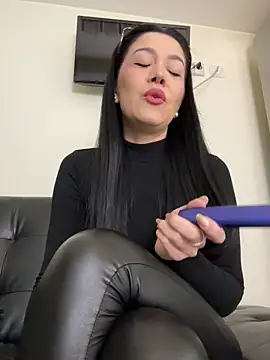 Snapshot of denise_k chatting on May 2026 11:37:02 AM denise k online show from May 2026 11:37:02 AM