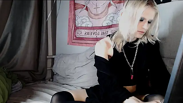Alien Bella online show from June 2026 11:55:01 PM