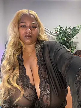 Snapshot of BigFineSelena chatting on January 2025 02:47:02 PM BigFineSelena online show from January 2025 02:47:02 PM