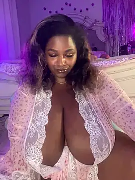 Snapshot of BigFineSelena chatting on March 2026 10:37:01 AM BigFineSelena online show from March 2026 10:37:01 AM
