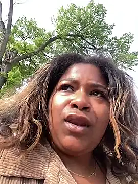 Snapshot of BigFineSelena chatting on April 2026 02:11:01 PM BigFineSelena online show from April 2026 02:11:01 PM