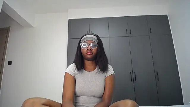 Snapshot of Pretty_Liya08 chatting on July 2026 01:06:01 PM Pretty Liya08 online show from July 2026 01:06:01 PM