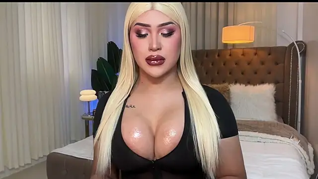 Snapshot of Your_Majesty_Tyra chatting on January 2025 05:37:02 AM Your Majesty Tyra online show from January 2025 05:37:02 AM