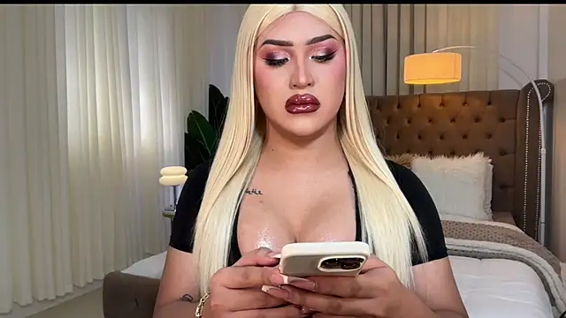 Snapshot of Your_Majesty_Tyra chatting on January 2025 05:37:01 AM Your Majesty Tyra online show from January 2025 05:37:01 AM