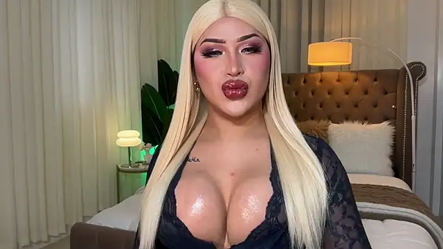 Snapshot of Your_Majesty_Tyra chatting on March 2025 03:18:02 AM Your Majesty Tyra online show from March 2025 03:18:02 AM