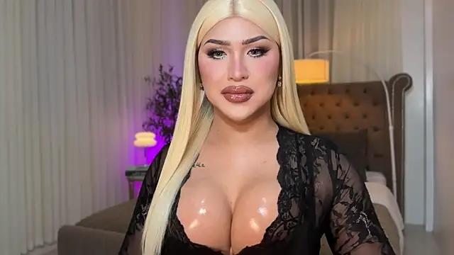 Snapshot of Your_Majesty_Tyra chatting on October 2025 05:15:02 AM Your Majesty Tyra online show from October 2025 05:15:02 AM