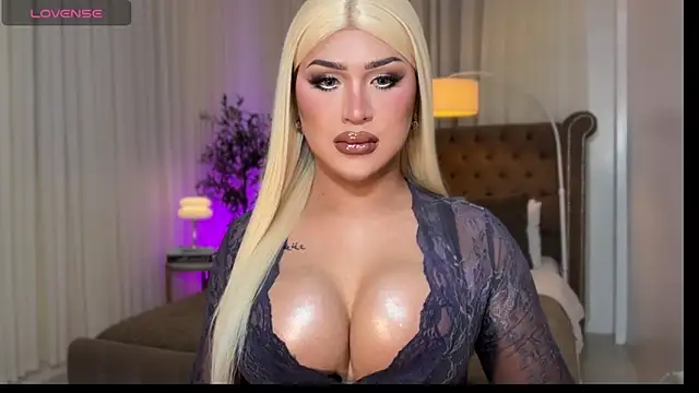 Snapshot of Your_Majesty_Tyra chatting on November 2025 04:26:02 AM Your Majesty Tyra online show from November 2025 04:26:02 AM