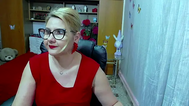 LucilleFenlys online show from January 2025 05:44:01 PM