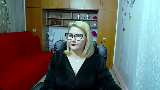 LucilleFenlys online show from February 2025 09:33:02 PM
