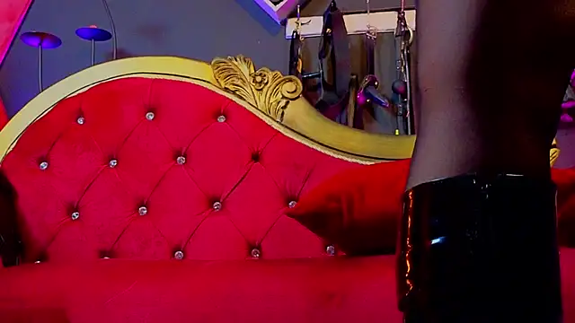 PerlaDivaio online show from October 2025 02:18:02 PM