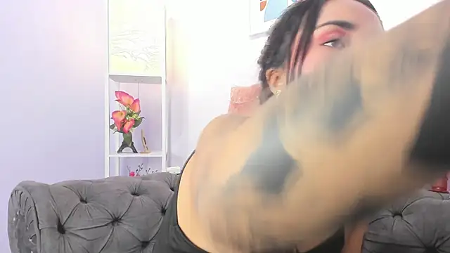Snapshot of miss_soffi_ chatting on December 2024 03:17:01 PM miss soffi online show from December 2024 03:17:01 PM