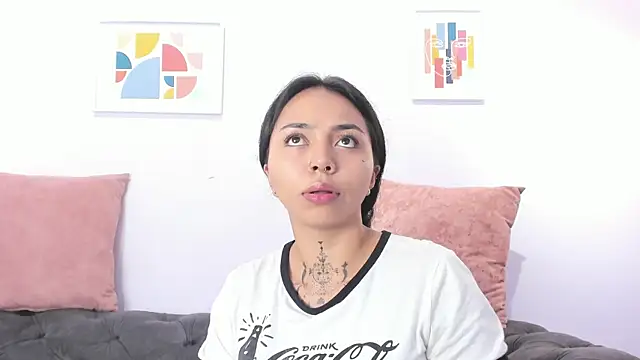 Snapshot of miss_soffi_ chatting on January 2025 12:10:01 PM miss soffi online show from January 2025 12:10:01 PM