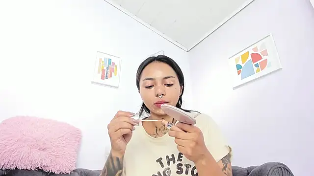 Snapshot of miss_soffi_ chatting on November 2025 12:17:01 PM miss soffi online show from November 2025 12:17:01 PM