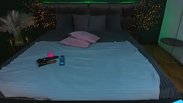 Kamilla Hot online show from September 2025 06:35:01 PM