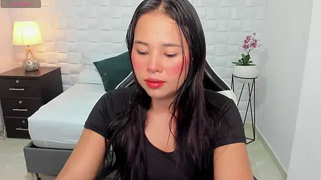 isabella florez online show from December 2024 12:24:01 PM