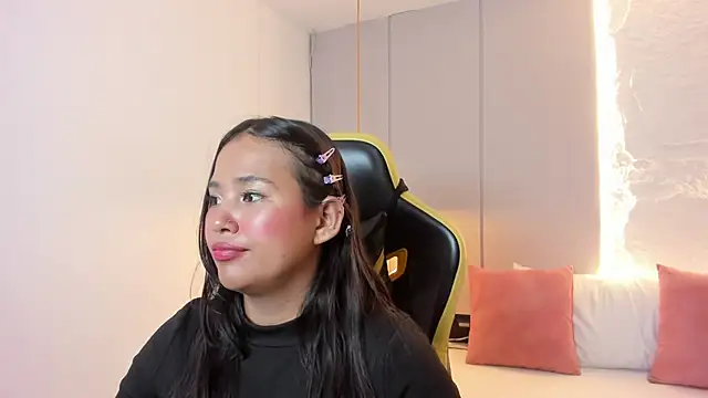 isabella florez online show from May 2026 02:35:02 PM
