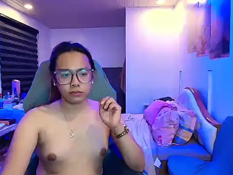 Your PrettyGirlxxx online show from April 2026 12:55:01 PM