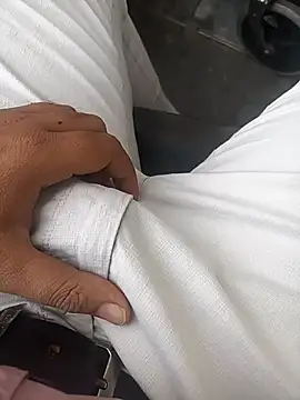 witchhunter1 online show from November 2025 01:27:01 AM