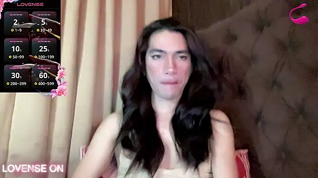 Snapshot of QUEEN_LILITH chatting on June 2026 06:35:01 AM QUEEN LILITH online show from June 2026 06:35:01 AM