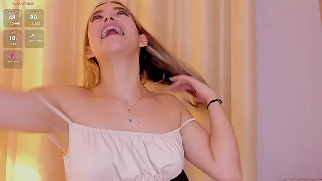 Snapshot of Assh_lee_ chatting on February 2026 01:01:02 PM Assh lee online show from February 2026 01:01:02 PM