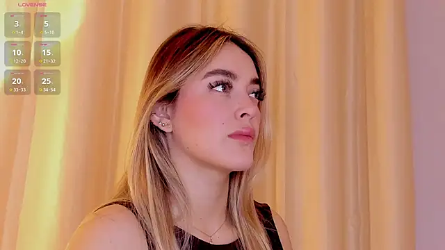 Snapshot of Assh_lee_ chatting on February 2026 01:21:02 PM Assh lee online show from February 2026 01:21:02 PM