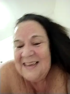 Snapshot of Yaya_Mineira chatting on September 2025 10:44:02 PM Yaya Mineira online show from September 2025 10:44:02 PM