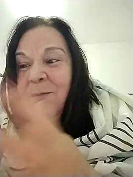 Snapshot of Yaya_Mineira chatting on September 2025 09:18:01 PM Yaya Mineira online show from September 2025 09:18:01 PM