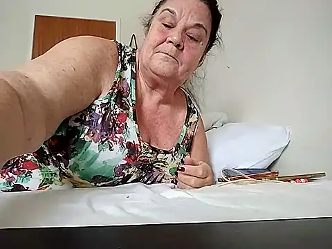 Snapshot of Yaya_Mineira chatting on September 2025 03:27:02 PM Yaya Mineira online show from September 2025 03:27:02 PM