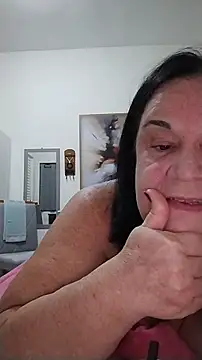 Snapshot of Yaya_Mineira chatting on June 2026 10:52:01 PM Yaya Mineira online show from June 2026 10:52:01 PM