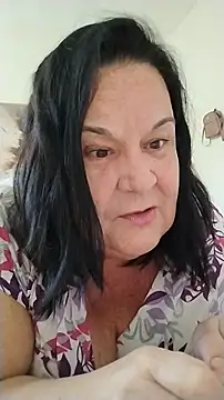 Snapshot of Yaya_Mineira chatting on June 2026 01:04:02 PM Yaya Mineira online show from June 2026 01:04:02 PM