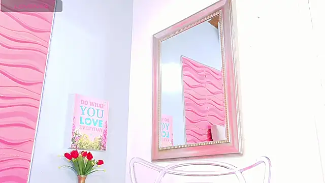 Snapshot of _Valeria_Brown chatting on March 2025 08:42:02 PM Valeria Brown online show from March 2025 08:42:02 PM