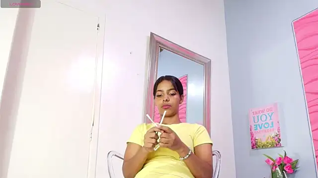 Snapshot of _Valeria_Brown chatting on March 2025 01:10:01 AM Valeria Brown online show from March 2025 01:10:01 AM