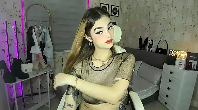 AlexandraMooree online show from February 2025 04:48:02 PM