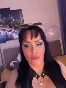 Lolaley2 online show from November 2025 12:18:01 PM