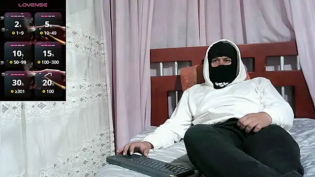 Snapshot of camilovaron chatting on June 2026 12:15:02 AM camilovaron online show from June 2026 12:15:02 AM