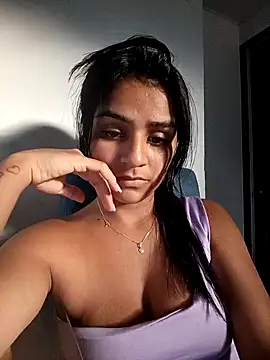 Snapshot of AnnRosse18 chatting on February 2025 10:23:02 PM AnnRosse18 online show from February 2025 10:23:02 PM