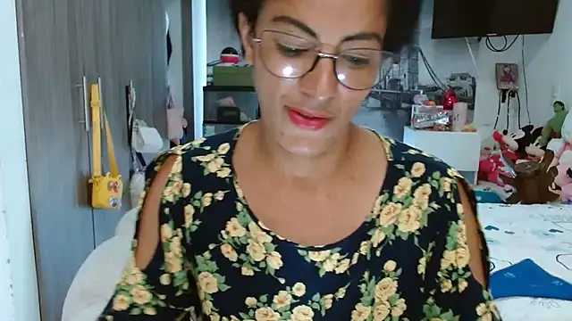 Snapshot of kateleyagrey chatting on December 2024 09:43:02 PM kateleyagrey online show from December 2024 09:43:02 PM