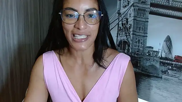 Snapshot of kateleyagrey chatting on December 2024 11:40:01 AM kateleyagrey online show from December 2024 11:40:01 AM