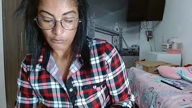 Snapshot of kateleyagrey chatting on January 2025 02:03:01 AM kateleyagrey online show from January 2025 02:03:01 AM
