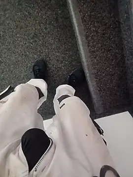 Snapshot of GeilerSchweizer chatting on October 2025 09:32:01 AM GeilerSchweizer online show from October 2025 09:32:01 AM