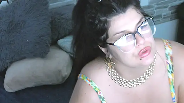 TinaMaay online show from May 2026 10:33:02 AM