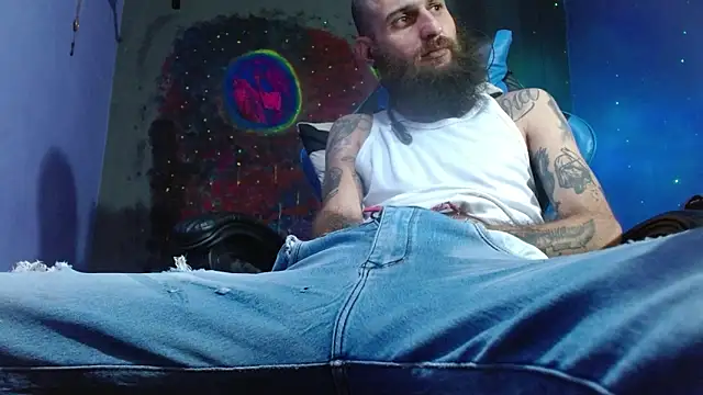 Snapshot of Tatted21xxx chatting on January 2025 03:43:02 AM Tatted21xxx online show from January 2025 03:43:02 AM