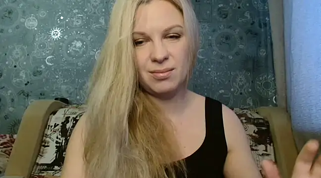 Snapshot of BlondeFox chatting on December 2024 03:58:01 AM BlondeFox online show from December 2024 03:58:01 AM