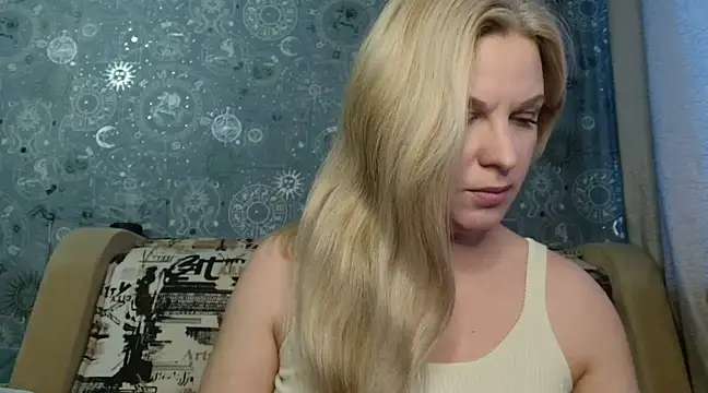 Snapshot of BlondeFox chatting on February 2025 10:47:02 AM BlondeFox online show from February 2025 10:47:02 AM