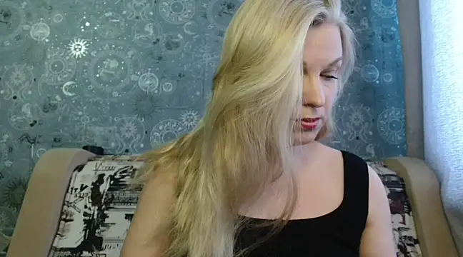 Snapshot of BlondeFox chatting on March 2025 03:10:02 AM BlondeFox online show from March 2025 03:10:02 AM