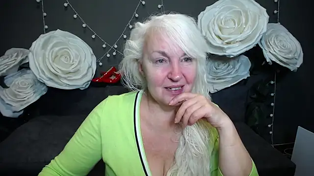 BlondyLeeBest online show from November 2025 07:34:02 PM