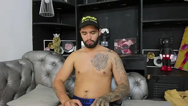 matteosantos online show from February 2025 02:33:01 PM