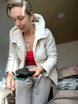 sexymarilyncolombia online show from February 2026 01:37:02 PM