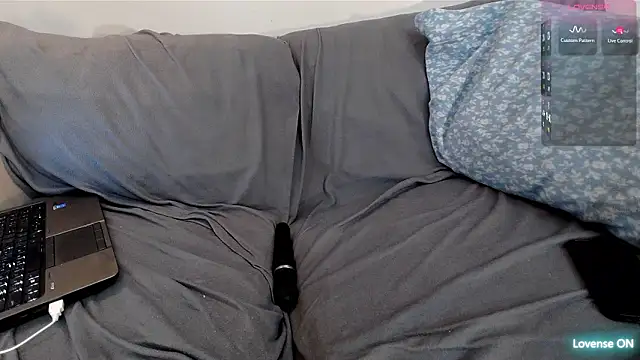 EmoDream1998 online show from February 2026 12:26:01 AM